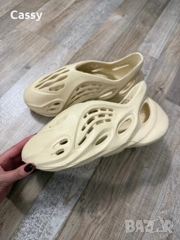 Adidas Yeezy foam runner, снимка 3 - Други - 52666634