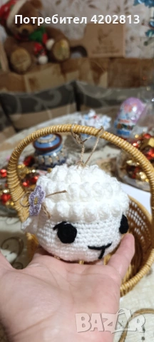 Ръчна изработка . Агънца , плетени на една кука , снимка 2 - Декорация за дома - 53989466