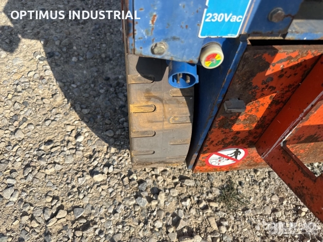 Ножична вишка Iteco 10090, снимка 7 - Индустриална техника - 52750400