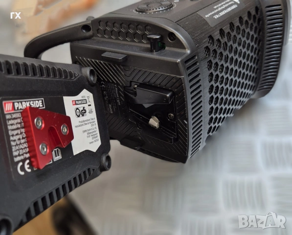 LED осветление Ulanzi VL-200Bi 200W  Video Light , снимка 3 - Светкавици, студийно осветление - 50538216