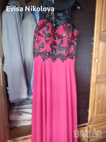 дълга рокля в червено 