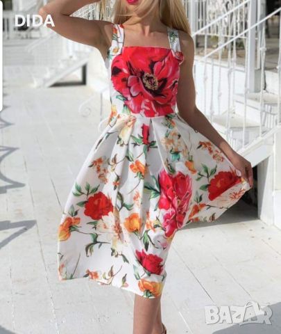 Невероятна флорална рокля, снимка 1 - Рокли - 46427155