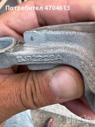 Горна и долна панта комплект за предна дясна врата на Range Rover Evoque само за 80лв. BJ32223A, снимка 16 - Части - 53117096