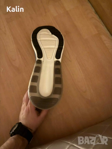 Чисто нови Nike Air Max 270, снимка 3 - Маратонки - 53668713