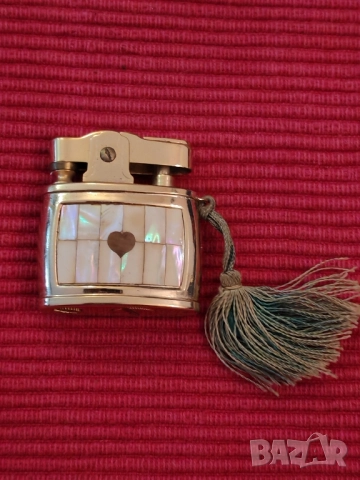 Винтидж бензинова,дамска запалка. 