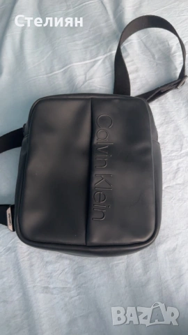 Маркова чанта Calvin Klein – отлично състояние 