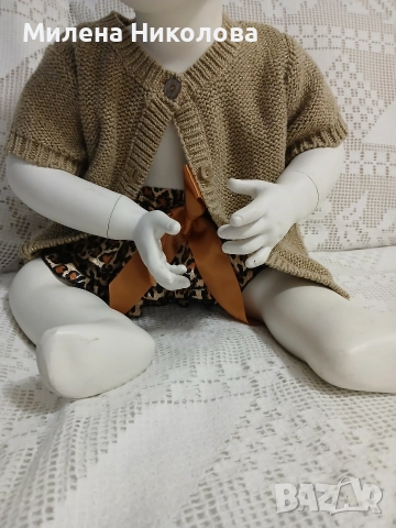 Жилетка със сатенени панталонки