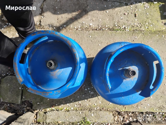 Два броя газови бутилки , снимка 4 - Котлони - 54080872