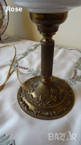 Голяма настолна лампа  в стил Рустик, метал, стъкло и порцеланова част., снимка 12 - Настолни лампи - 51184033