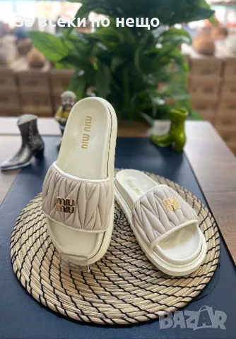 Miu Miu Дамски Чехли Миу Миу - 2 Налични Цвята Код A575, снимка 2 - Чехли - 50370299