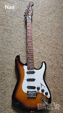 Продавам електрическа китара