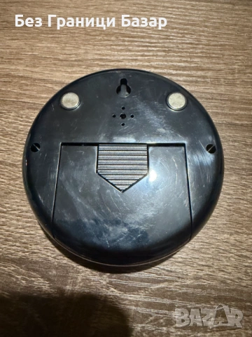 Нов Настолен часовник с аларма – кръгъл, черен, поставяне на стена, снимка 2 - Други стоки за дома - 53627142