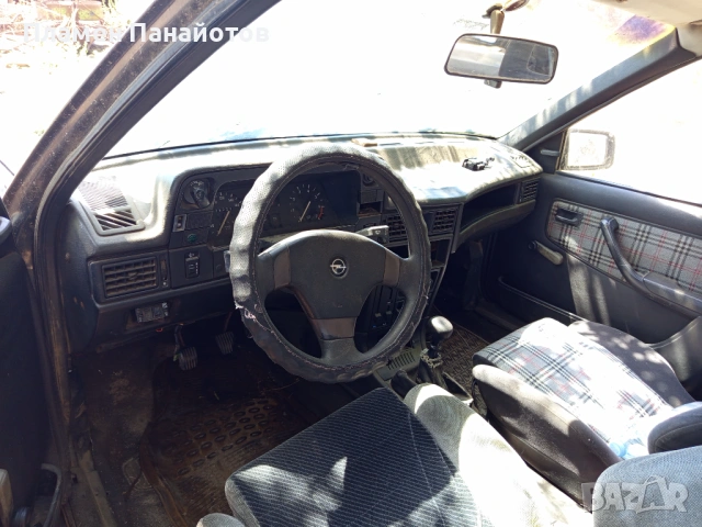 Продавам Opel Kadett1.6 Gt цяла за части , снимка 5 - Части - 54221436