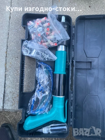 Пистолет за нитове в куфар, снимка 2 - Други инструменти - 54263089