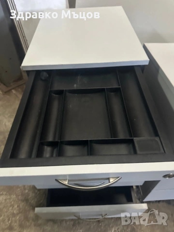 Офис оборудване-бюра 60бр., снимка 8 - Шкафове и рафтове - 53854142