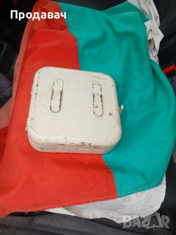 Руска метална аптечка, снимка 7 - Антикварни и старинни предмети - 53485026