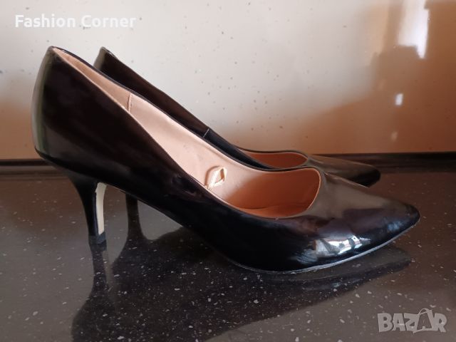 Комплект от клъч и обувки с нисък ток 41 номер, Tendenz, черен цвят, Спиди, снимка 6 - Дамски обувки на ток - 45558528