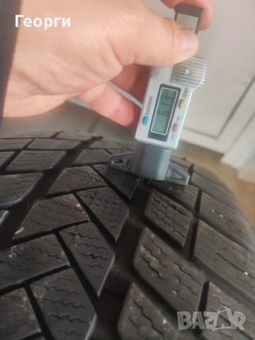 2бр.зимни гуми 235/40/19 Vredestein, снимка 2 - Гуми и джанти - 52934623