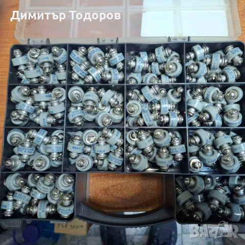 Кондензатори К15У 1