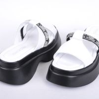 СЕЗОН'24! Дамски чехли естествена кожа на платформа - Два цвята, снимка 4 - Чехли - 45397630