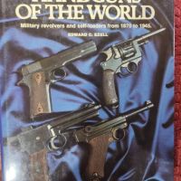 Всичко за револверите 1870-1945г., снимка 1 - Енциклопедии, справочници - 45226323