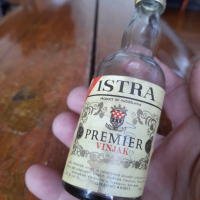 Стара бутилка от коняк Istra, снимка 4 - Други ценни предмети - 44937149