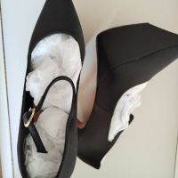 Налични елегантни обувки Amina Muadi 39 реплика, снимка 2 - Дамски обувки на ток - 45702266