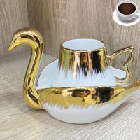 Луксозен порцеланов комплект от чаша и чинийка Лебед, снимка 1 - Чаши - 44991595