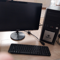 Компютър, монитор и клавиатура, снимка 1 - Работни компютри - 44959953