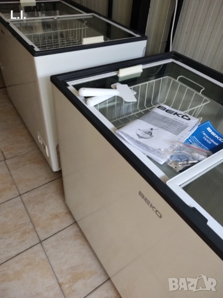 Търговски фризер Beko HSA3254 с витрина, снимка 1