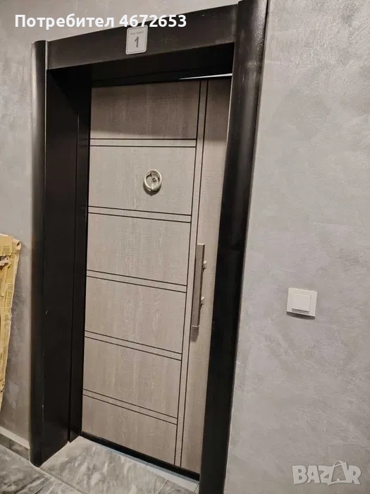 one-bedroom apartment with a finished bathroom and flooring., снимка 1