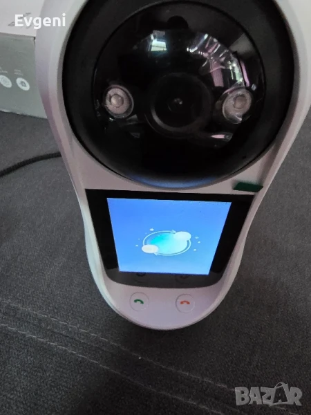 Продавам камера с допълнителен дисплей , снимка 1