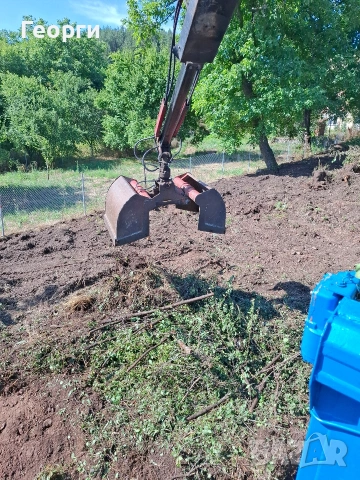 Бързо извозване на храсти и отпадъци с камион щипка 