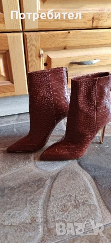 Дамски луксозни боти на GUESS