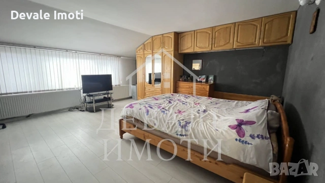 Продава се масивна двуетажна къща с гараж в гр. Мартен, снимка 9 - Къщи - 53354093