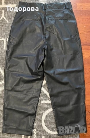 Черен панталон H&M имитация на кожа с джобове, снимка 3 - Панталони - 51182498