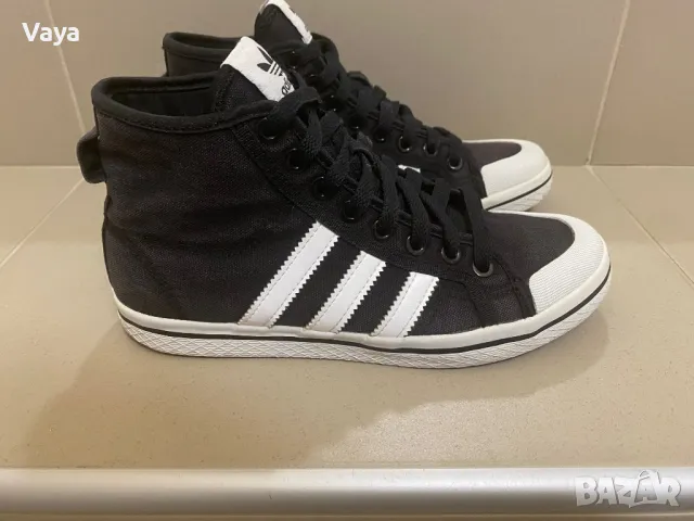 Кецове Adidas 37 номер, снимка 2 - Кецове - 49329560