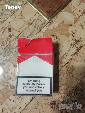 Кутия от цигари Marlboro, снимка 1 - Антикварни и старинни предмети - 48969253