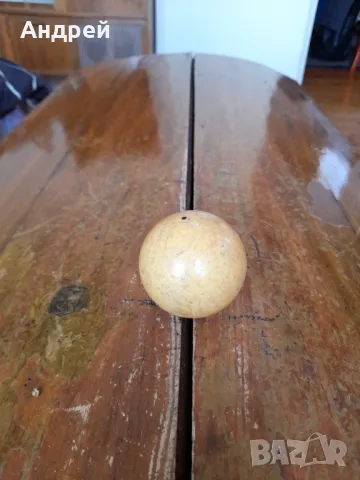 Стара билярдна топка