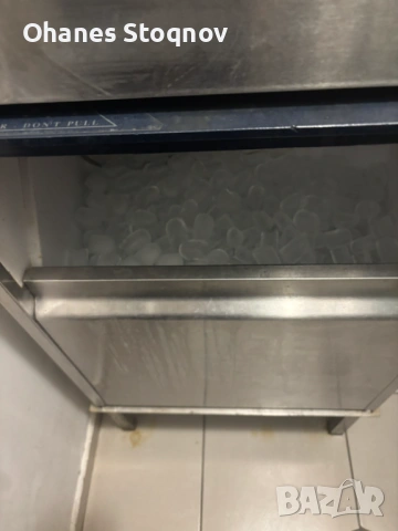 Продавам ледогенератор