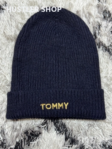 Дамска зимна шапка TOMMY HILFIGER , снимка 5 - Шапки - 52792867