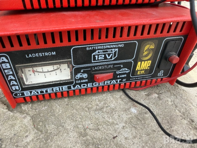 Зарядно устройство за акумулатор, снимка 2 - Аксесоари и консумативи - 41263708