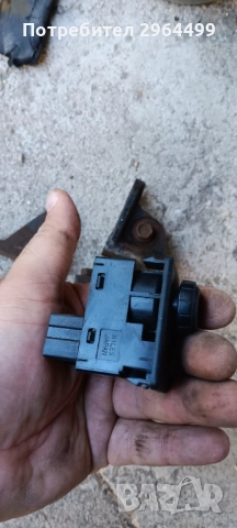 Копче ел.огледала Нисан терано, снимка 4 - Части - 51523487