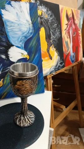 Чаша за вино, изработена от полирезин и метал, снимка 2 - Други - 53717345