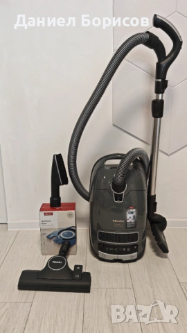 Прахосмукачка Miele Complete C3 Active Parquet - в гаранция и аксесоари!