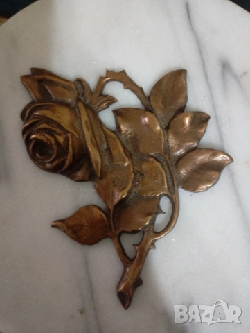 барокова апликация -лалета