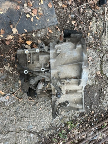 скоростна кутия Nissan X-trail 2.2 dci 136кс раздатъчна кутия раздатка, снимка 2 - Части - 54166891