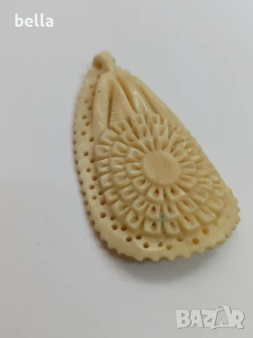 Стар медальон от слонова кост, снимка 3 - Антикварни и старинни предмети - 50905701