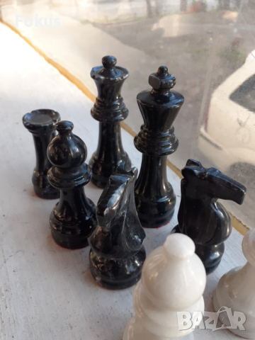 Мраморни фигури за шах, снимка 2 - Антикварни и старинни предмети - 44994299