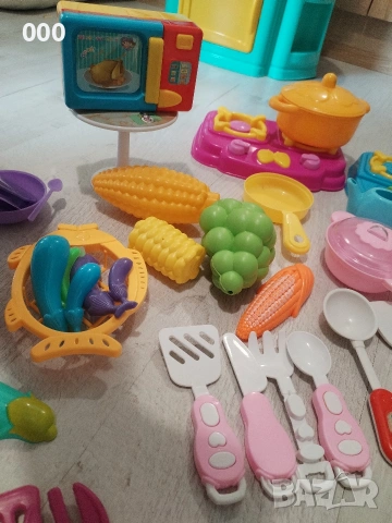 Детска кухня, снимка 2 - Играчки за стая - 53872822